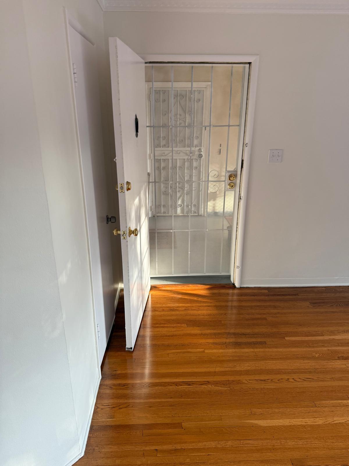 Living room - 1114 N Sweetzer Ave