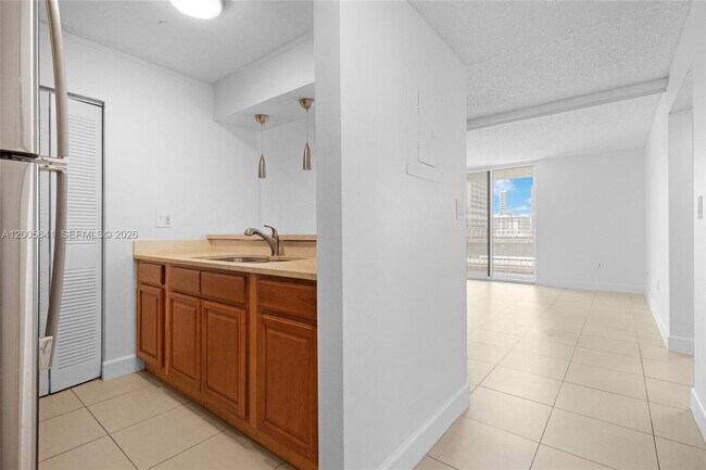 Building Photo - 850 N Miami Ave