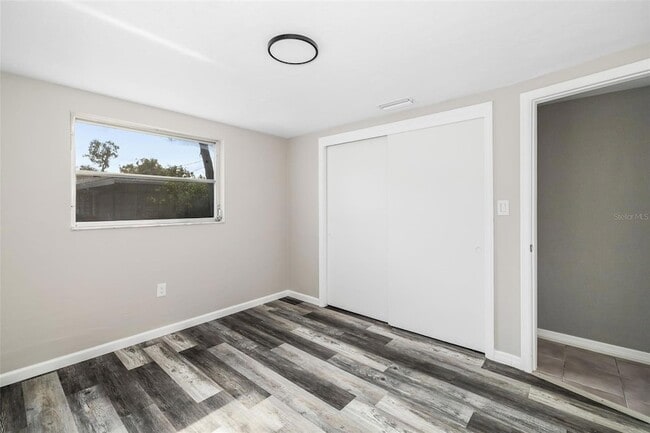 Building Photo - 6051 Carlton Ave