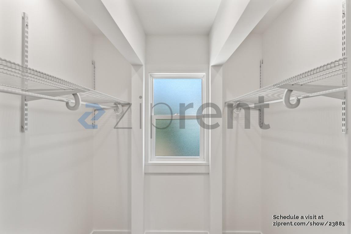 Building Photo - 912 61st St