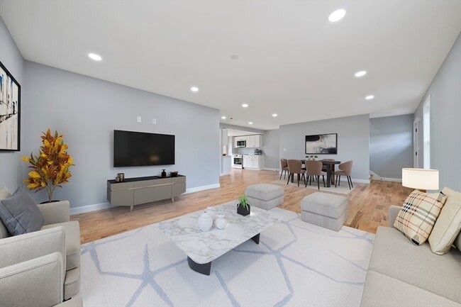 Building Photo - 13 Broadway