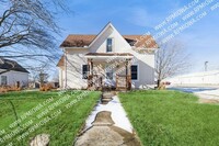 Building Photo - CUTE FARMHOUSE!! 3 Bed, 1 Bath Home in Roland