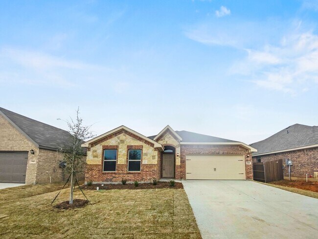 Building Photo - Stylish New Build with Luxury Finishes – M...