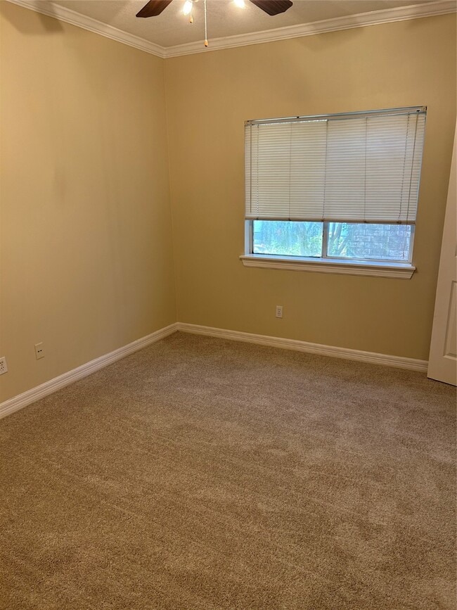 Building Photo - 17610 W Fawn River Cir