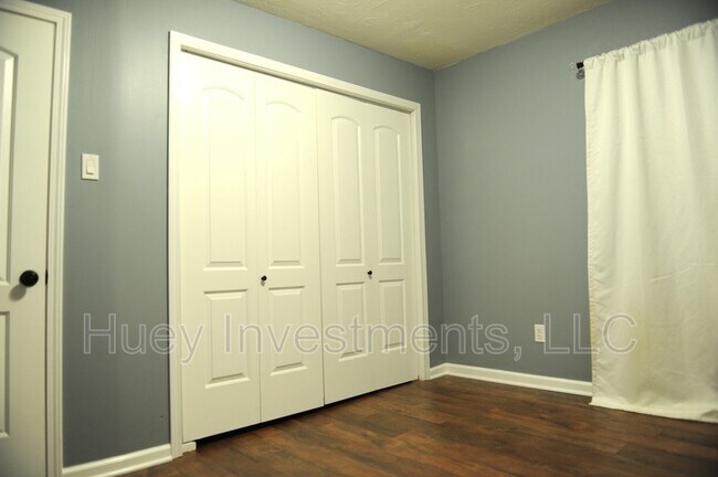 Building Photo - 324 Theodore Dr