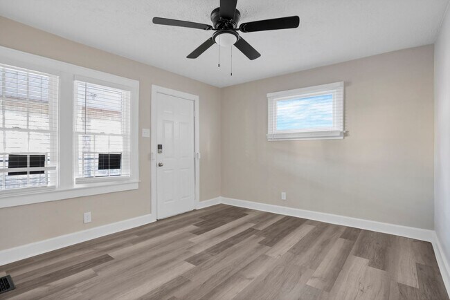 Building Photo - 1398-1400-1400 S Ohio Ave