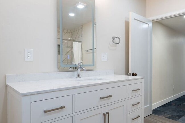 Building Photo - Thoughtfully Updated 2 bedroom Home in Pacific Grove