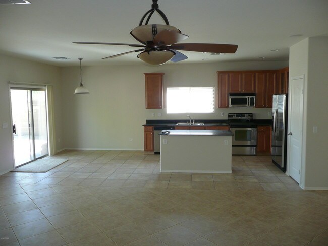 Building Photo - 1302 E Beth Dr