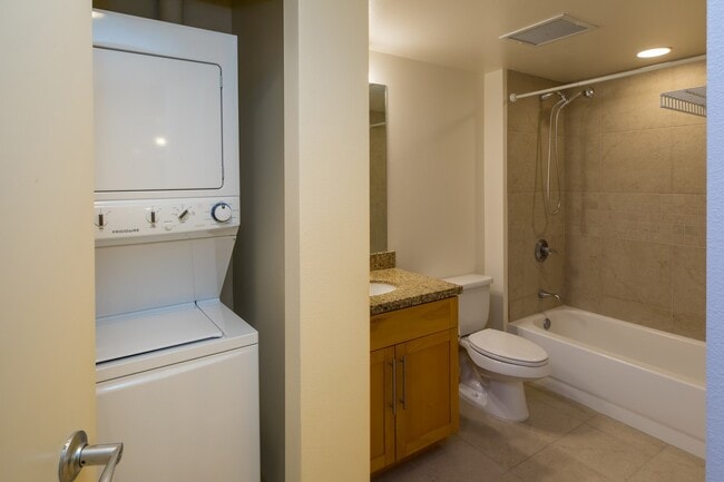 Building Photo - High Floor - Ocean and City Views - Keola ...