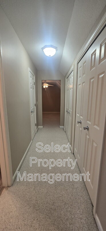 Building Photo - 2515 Sugar Tree Dr