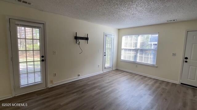 Building Photo - 83 Des Moines Ct