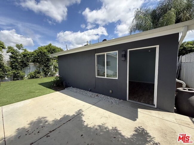 Building Photo - 7512 Jamieson Ave