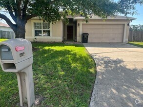 Building Photo - 3 BR/2BA $1950 Middleburg