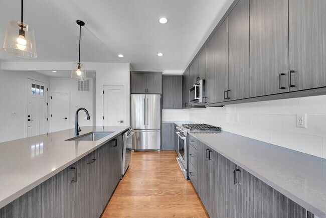 Building Photo - $3,195 - 3 Bed, 2.5 Bath Home in Thornton ...