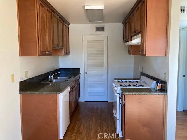 Building Photo - 8142 Artesia Blvd