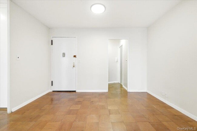 Building Photo - 70-25 Yellowstone Blvd