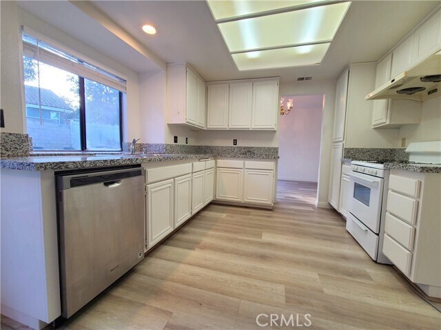 Building Photo - 1734 Sunnypark