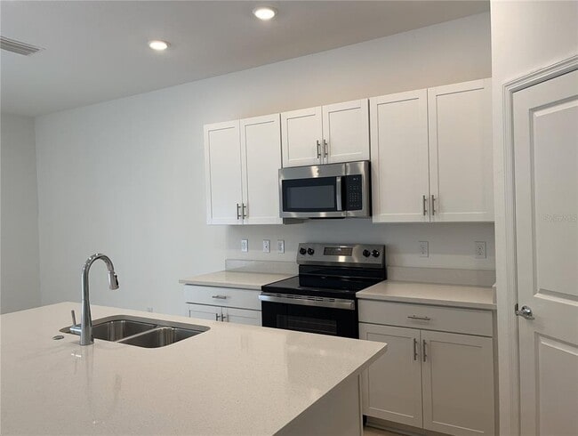 Building Photo - 15124 Cuzcorro Ct