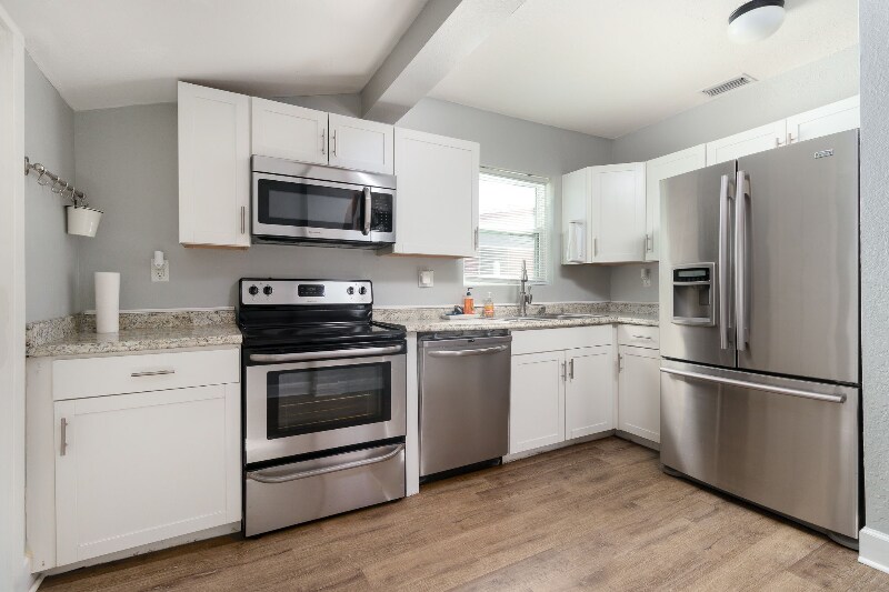 Building Photo - 3017 Freemont Terrace S