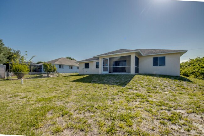 Building Photo - COMING SOON! 3 bedroom 2 bathroom single f...