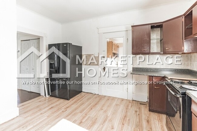 Building Photo - 5202 E State Rd 42