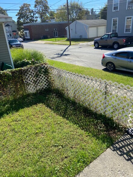 Building Photo - 1300 6th Ave