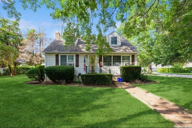 Building Photo - 619 Willis St