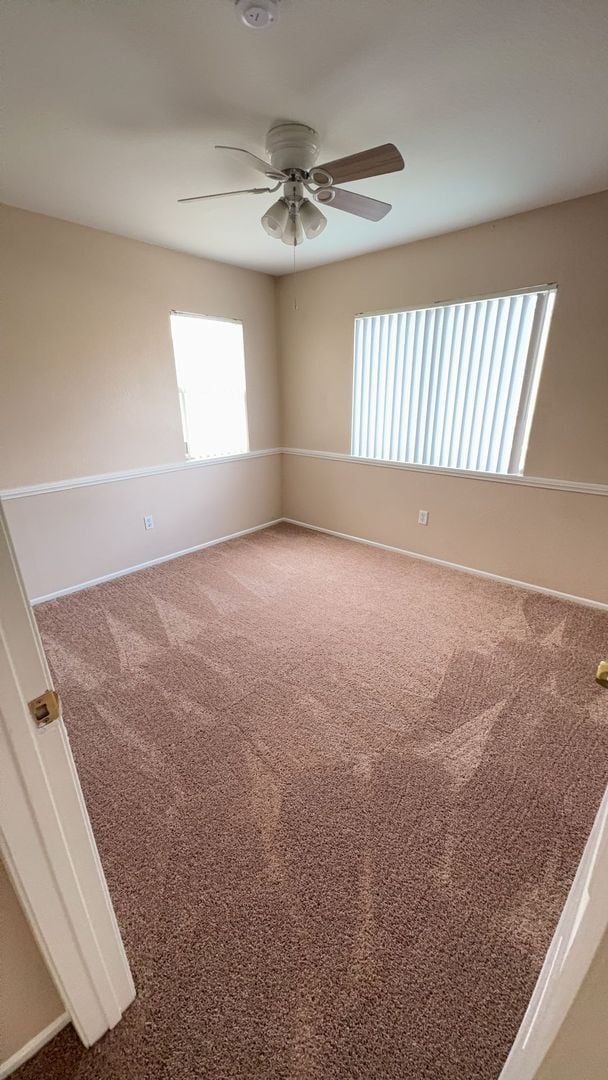 Building Photo - LARGE HOME WITH POOL! LOCATED CLOSE TO HWY...