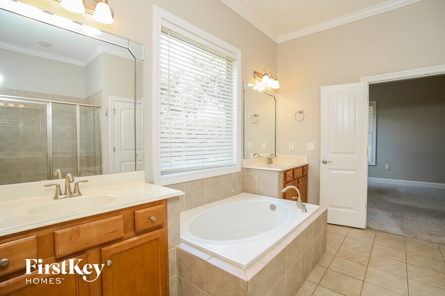 Building Photo - 207 Hickory Nut Ln