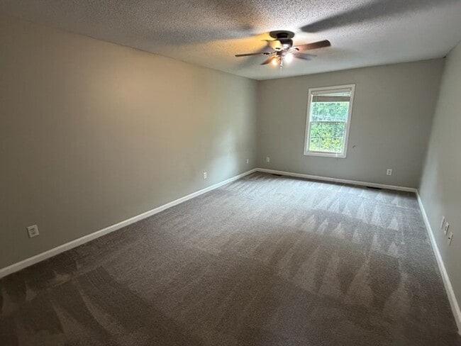 Building Photo - North Johnson City condo