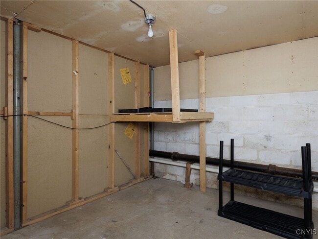 Building Photo - 20201 Overlook Dr