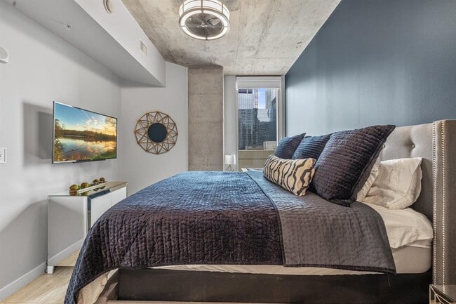 Building Photo - 360 Nueces St