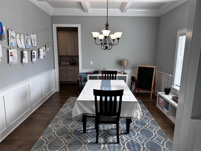 Building Photo - 1425 Charleston Dr