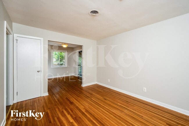 Building Photo - 129 Briar Grove Dr