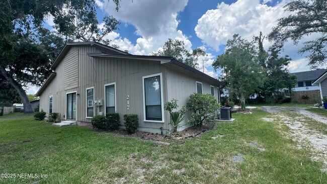 Primary Photo - 217 Loring Ct