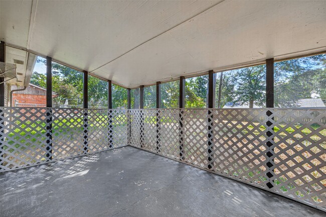 Building Photo - 108 Belvedere Dr