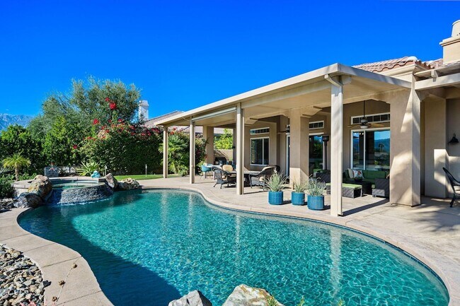 Building Photo - 96 Vía Bella