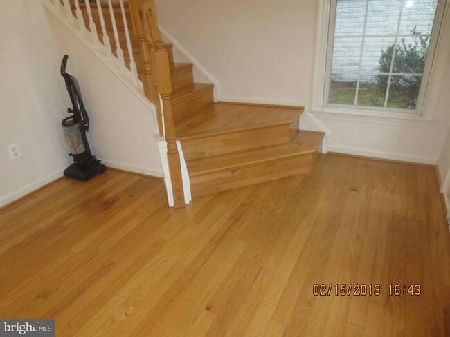 Building Photo - 6540 Creek Run Dr