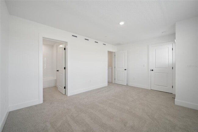 Building Photo - 15219 Hamlin Pk Dr