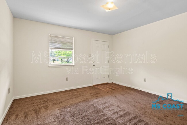 Building Photo - 316 Tandy Dr