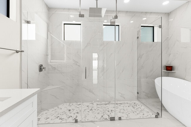 Building Photo - 2014 NE 9th Ave