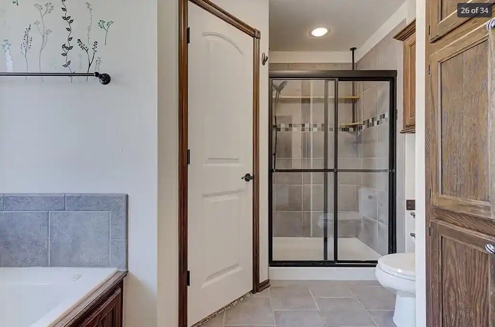 Building Photo - 3300 Marilyn Dr