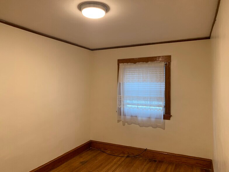 Building Photo - 15 Chauncey St