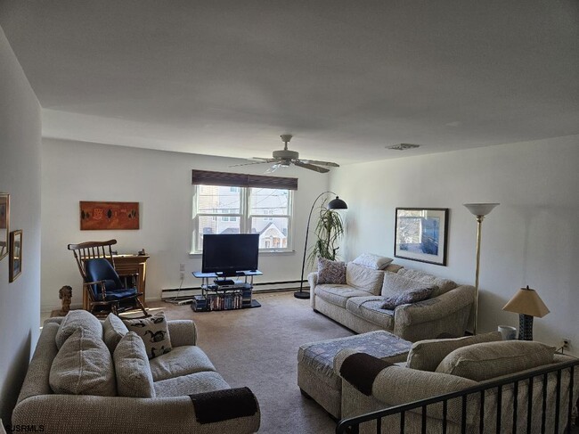 Building Photo - 210 N Surrey Ave