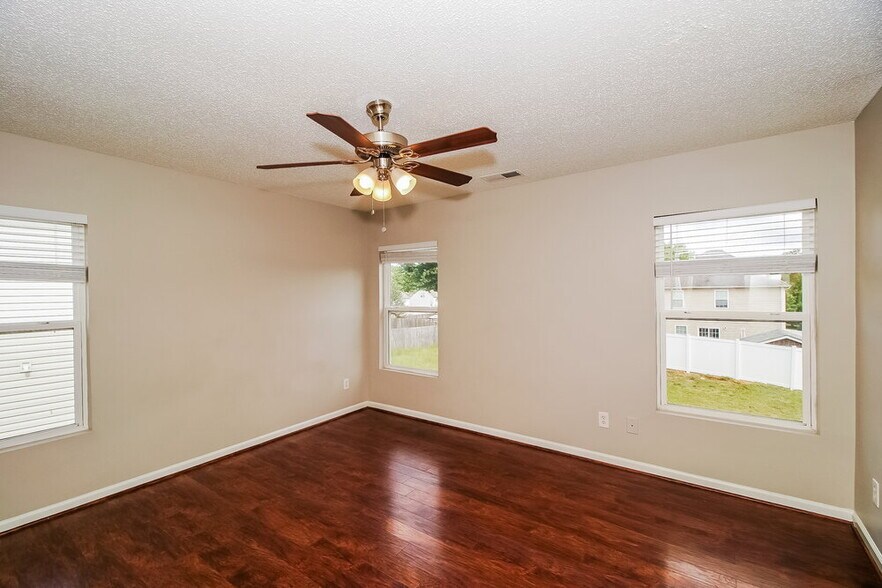 Building Photo - 1028 Kings Mountain Ln