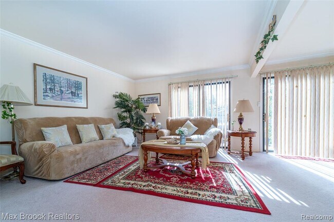 Building Photo - 862 Yorktown Ct