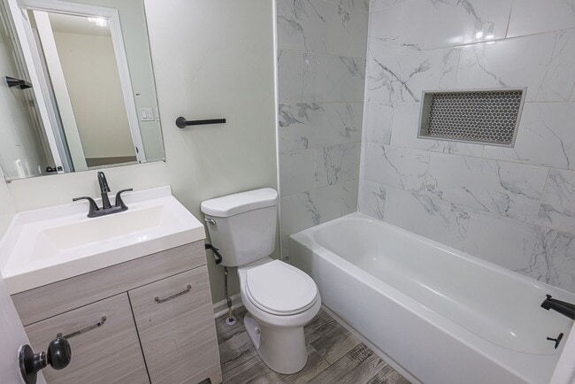 Building Photo - 758 Custis St