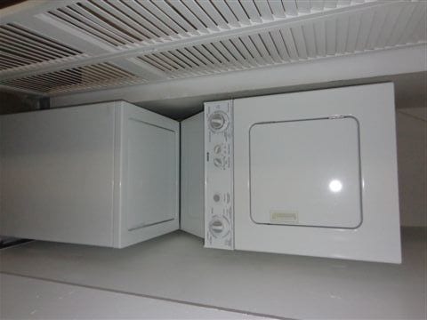 Building Photo - Spacious 1 bed Great location off Sable an...