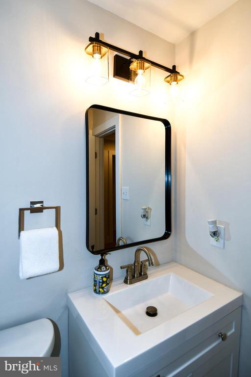 Building Photo - 503 Woodston Rd