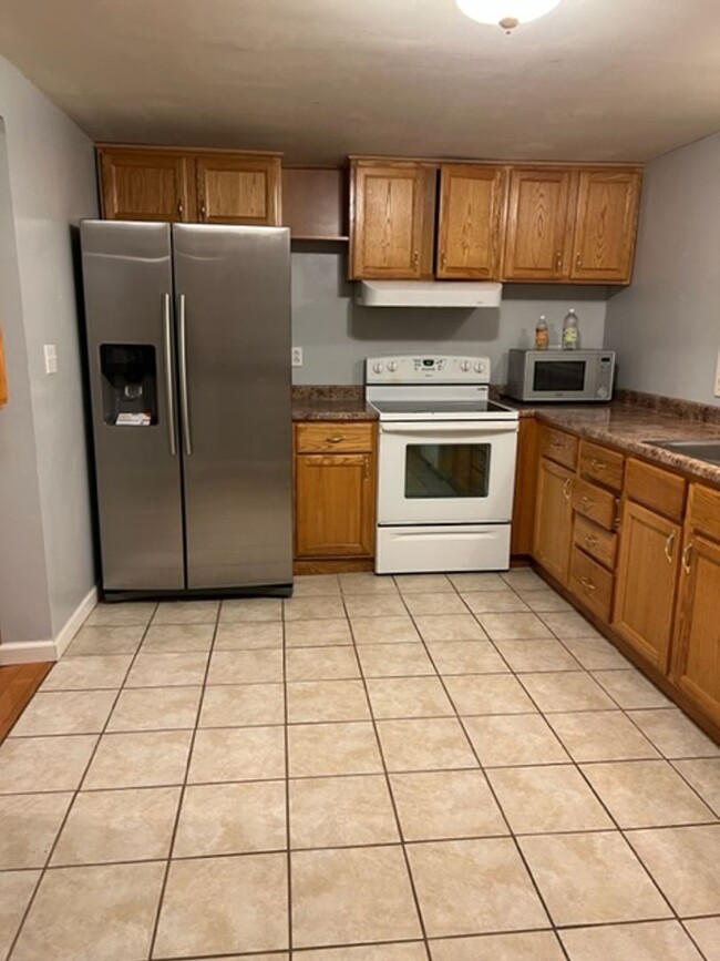 Building Photo - Knoxville 37917 - 2 bedroom, 2 bath home -...